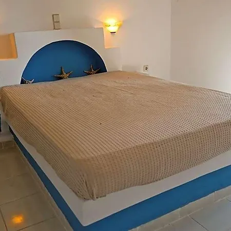 Manolis Hotel 3*